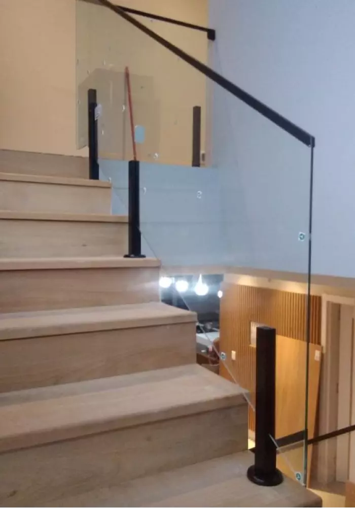 Guarda corpo de vidro para escadas, sacadas, decks e muito mais...